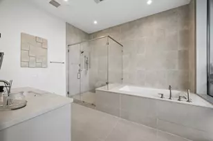 2727 Kirby Dr, Houston, TX 77098 - Photo 38
