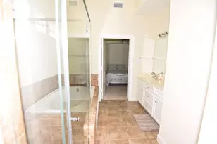 11607 Main Pine Dr, Houston, TX 77025 - Photo 18