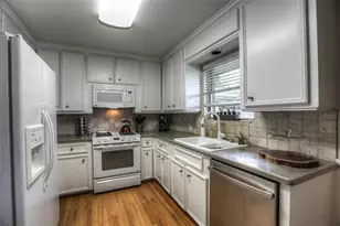 6222 Lindyann Ln, Houston, TX 77008 - Photo 16