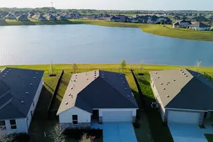 2517 Lago Costa Dr, Texas City, TX 77568 - Photo 2