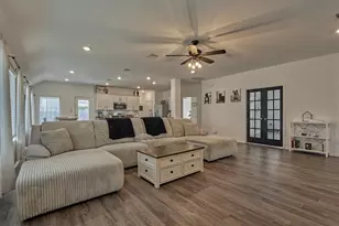 21402 Waldenburg Pl, Tomball, TX 77375 - Photo 10