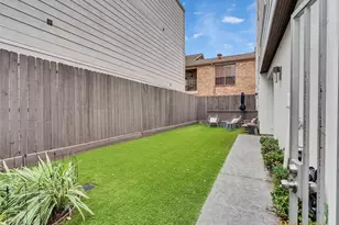 6108 Potomac Enclave Dr, Houston, TX 77057 - Photo 2