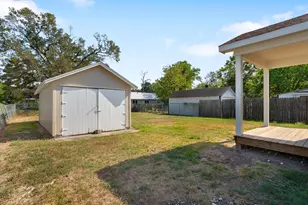 504 Franke St, El Campo, TX 77437 - Photo 12