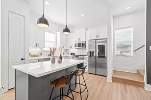 5209 Green Pine Tree Dr, Houston, TX 77018 - Photo 8