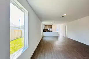 113 Lisa Marie Dr, Angleton, TX 77515 - Photo 6