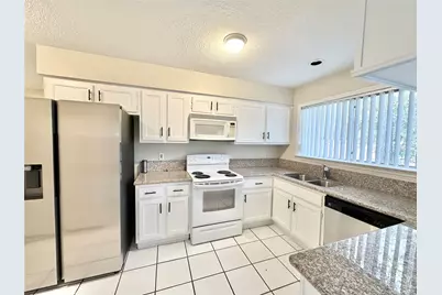 65 Hickory Oak Drive, The Woodlands, TX 77381 - Photo 8