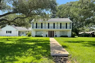2503 Meadow Ln, El Campo, TX 77437 - Photo 1