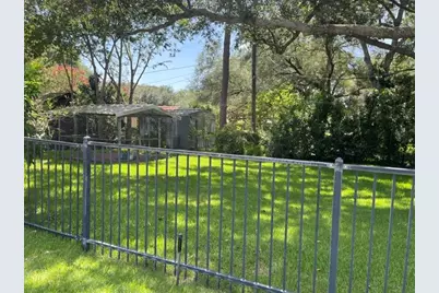 2503 Meadow Lane, El Campo, TX 77437 - Photo 4