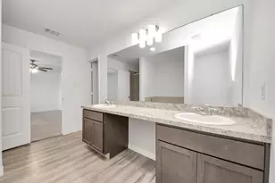 606 Travis St, Baytown, TX 77520 - Photo 22