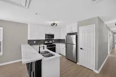 2917 Avenue M, Galveston, TX 77550 - Photo 10