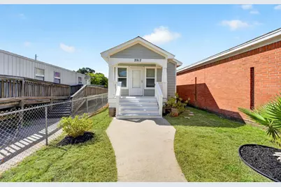 2917 Avenue M, Galveston, TX 77550 - Photo 1