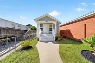2917 Avenue M, Galveston, TX 77550 - Photo 1