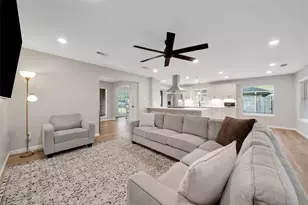 4814 E Columbary Dr, Rosenberg, TX 77471 - Photo 4