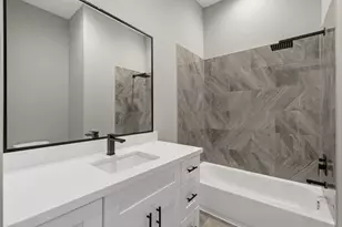 1175 W 19th St, Houston, TX 77008 - Photo 34