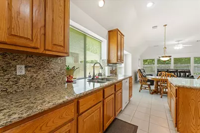 9539 Barretts Glen Court, Houston, TX 77065 - Photo 8