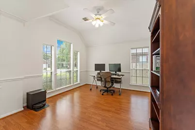 9539 Barretts Glen Court, Houston, TX 77065 - Photo 6