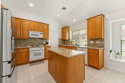 9539 Barretts Glen Court, Houston, TX 77065 - Photo 10