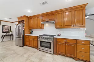 13302 Holston Hills Dr, Houston, TX 77069 - Photo 18