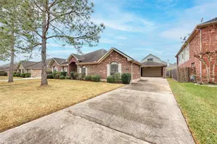 3218 Longhorn Cir, Manvel, TX 77578 - Photo 2