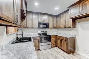 305 Yaupon St, Sweeny, TX 77480 - Photo 22