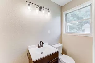 305 Yaupon St, Sweeny, TX 77480 - Photo 34