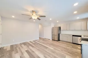 7202 Sandle St, Houston, TX 77088 - Photo 6