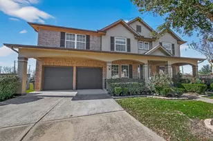 2208 Hannah Crk Ct, Pearland, TX 77089 - Photo 2