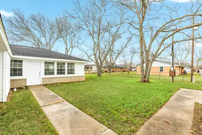 212 Avenue B, Brazoria, TX 77422 - Photo 20