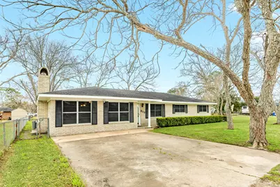 212 Avenue B, Brazoria, TX 77422 - Photo 2