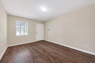 3927 Prudence Dr, Houston, TX 77045 - Photo 8