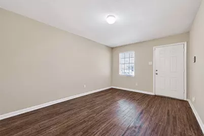 3927 Prudence Drive, Houston, TX 77045 - Photo 6