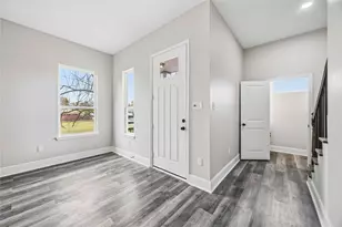 2207 Des Chaumes St, Houston, TX 77026 - Photo 4