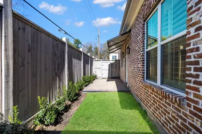 106 Magnolia Green Street, Shenandoah, TX 77384 - Photo 8