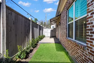 106 Magnolia Grn St, Shenandoah, TX 77384 - Photo 8