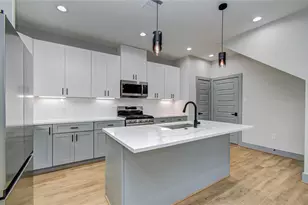 835 S Victory Dr, Houston, TX 77088 - Photo 14