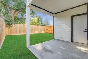 835 S Victory Dr, Houston, TX 77088 - Photo 36