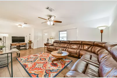 311 25th Avenue N, Texas City, TX 77590 - Photo 6