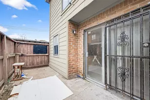 9350 Country Creek Dr, Houston, TX 77036 - Photo 34