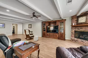 1200 Plantation Dr, Dickinson, TX 77539 - Photo 6