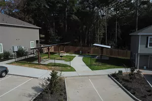 615 Hayman St, Huntsville, TX 77340 - Photo 8