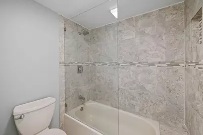 49 Briar Hollow Lane #401, Houston, TX 77027 - Photo 18