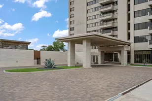 49 Briar Hollow Ln, Houston, TX 77027 - Photo 2