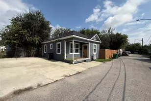 1 Canal Ct, Houston, TX 77011 - Photo 2