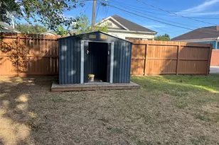 1 Canal Ct, Houston, TX 77011 - Photo 16