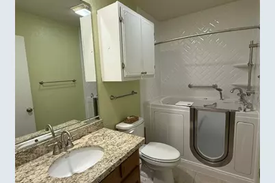 9260 Meadowbend Drive, Beaumont, TX 77706 - Photo 22