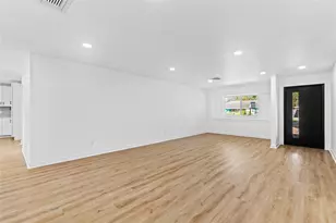 5823 Ettrick Dr, Houston, TX 77035 - Photo 10