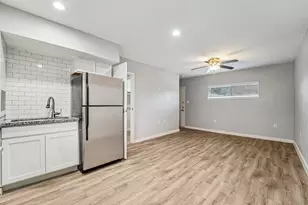 2807 Beauchamp St, Houston, TX 77009 - Photo 2
