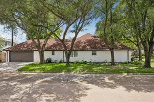 2930 Riata Ln, Houston, TX 77043 - Photo 32