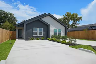 8122 Double Ave, Houston, TX 77088 - Photo 2
