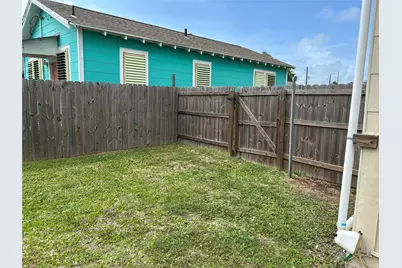 5201 Avenue O 1/2, Galveston, TX 77551 - Photo 22